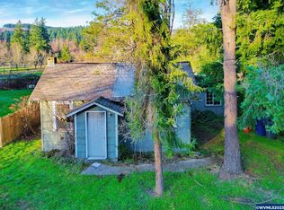 627 SE Fairview St, Mill City, OR