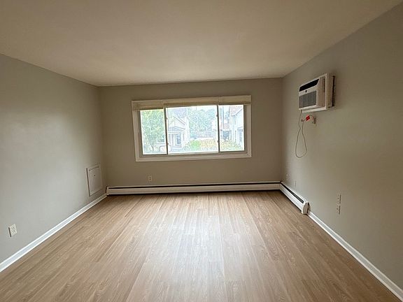 4th image of 3021 Longfellow Ave #F68927c25