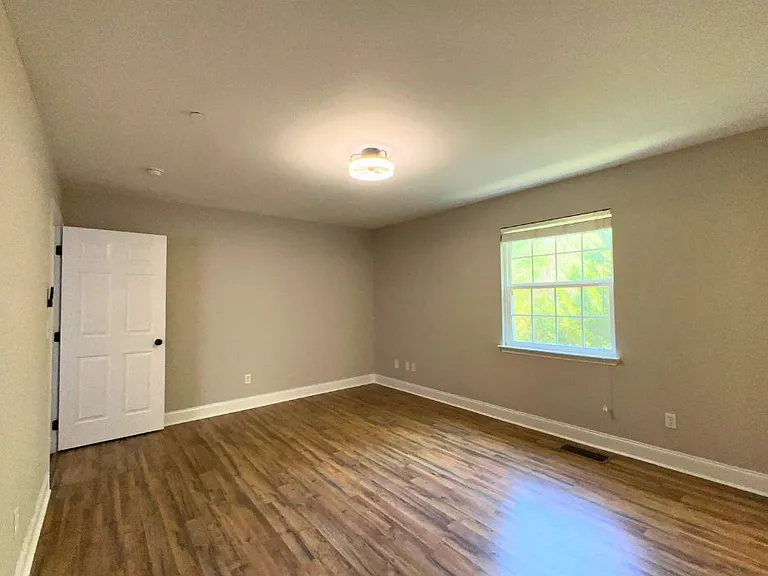 1126 Maple Tree Ln — Photo 22