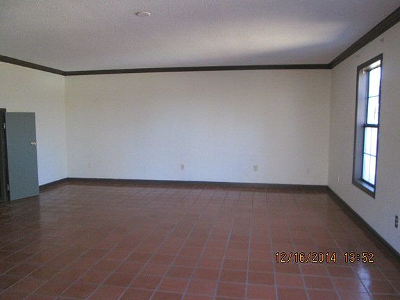 2nd image of 103 River Oak Pl