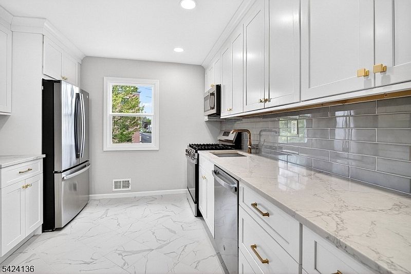 1st image of 47 La Grande Ave