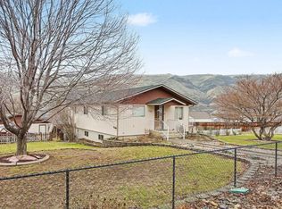 1103 3rd St, Asotin, WA 99402