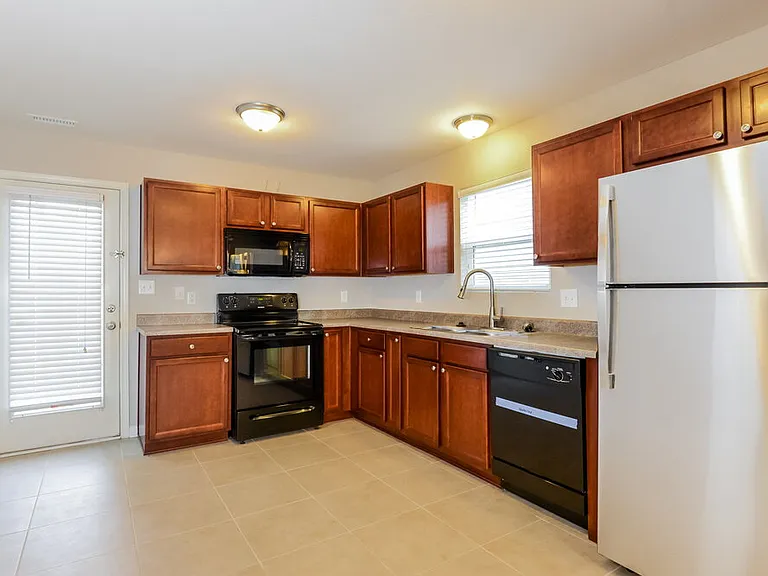 2349 Bridlewood Dr — Photo 9