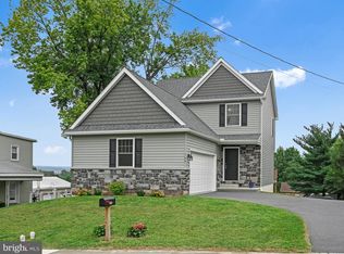 166 E Pine St, Ephrata, PA 17522