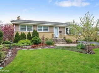 525 Cambridge Rd, Des Plaines, IL 60016