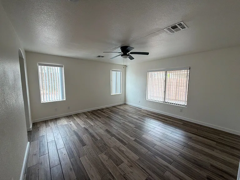 12710 W Ash St — Photo 12