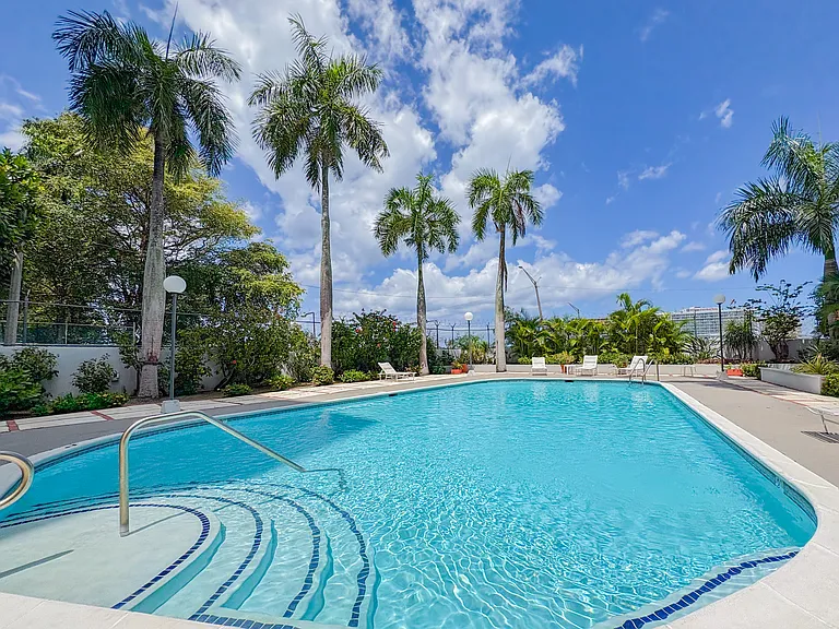 1 Madrid Cond Lakeshore #2C — Photo 16