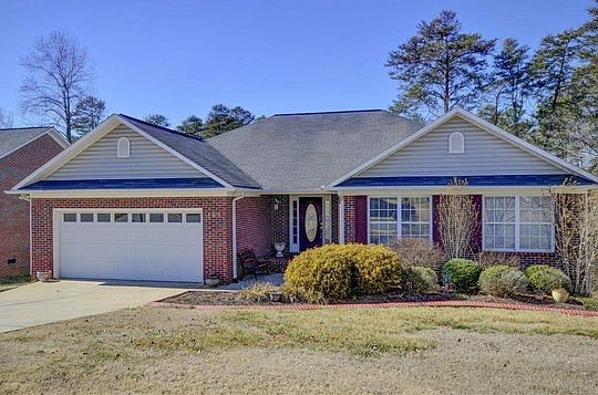 3rd image of 161 Riverrun Dr