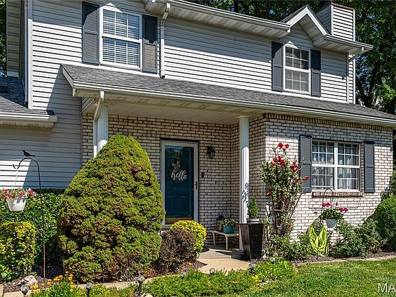 5th image of 23 Williamsburg Ln