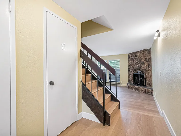 24054 La Paz Way — Photo 7