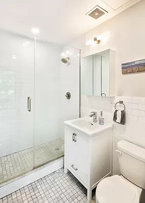 4th image of 9 Charles St #1B