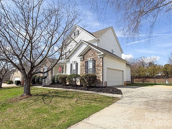 2nd image of 619 Harrison Dr NW