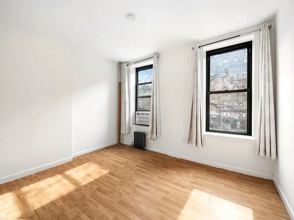 492 Amsterdam Avenue image 1 of 6