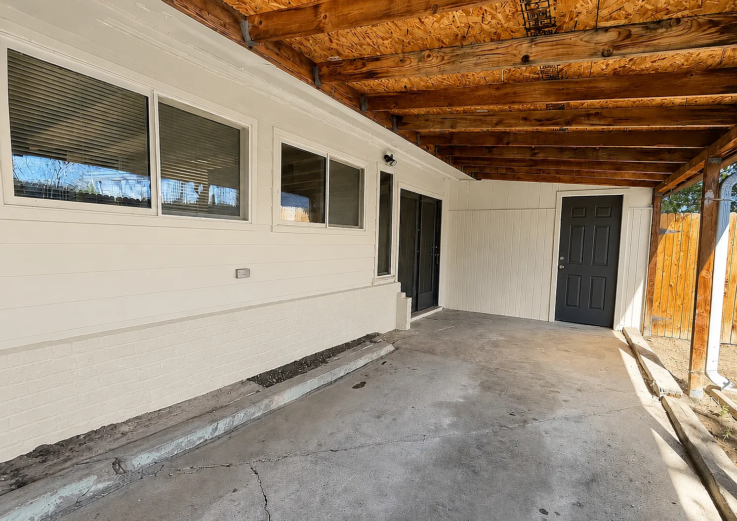2 bed, 700 sqft, $1,195 — Photo 1