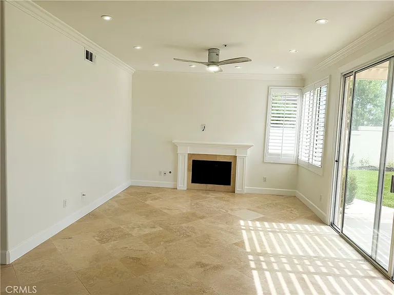 15 Field Point — Photo 6