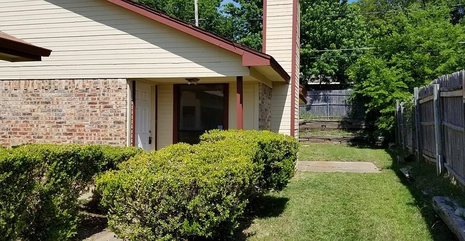 1st image of 6439 Woodbeach Dr