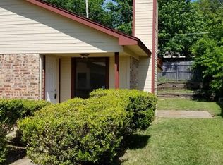 6439 Woodbeach Dr, Fort Worth, TX 76133
