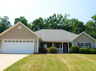 18 Camrose Dr, Greer, SC 29651