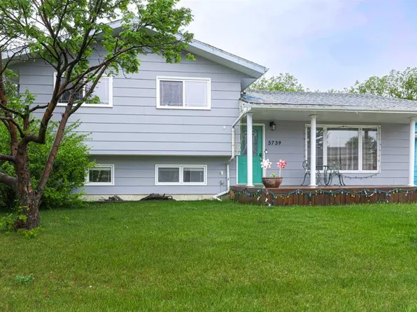 5739 W 55th St, Rocky Mountain House, AB T4T 1J7