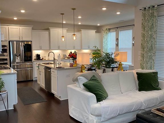 5th image of 1325 White Beach Ln