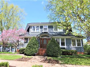 29 E 6th Ave, Naperville, IL 60563