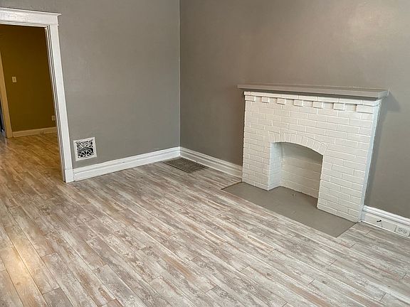2nd image of 4940 Odell St #4942-1F