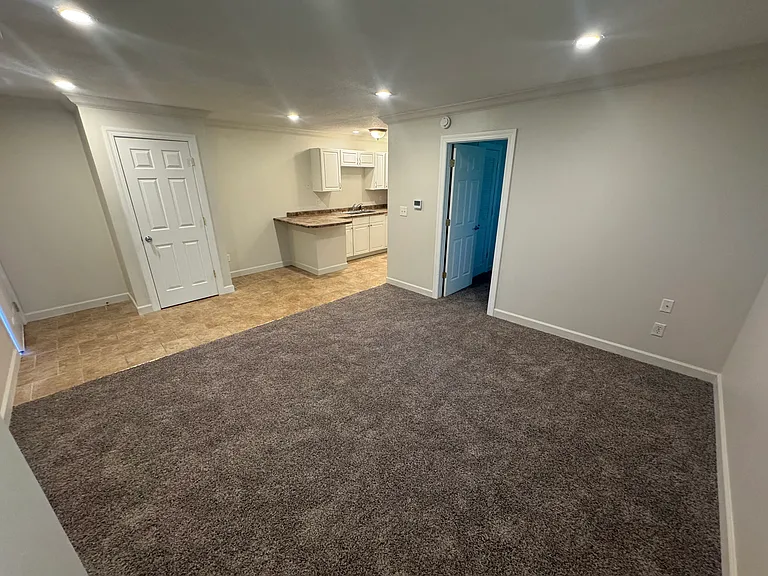 1598 Woodland Dr — Photo 2