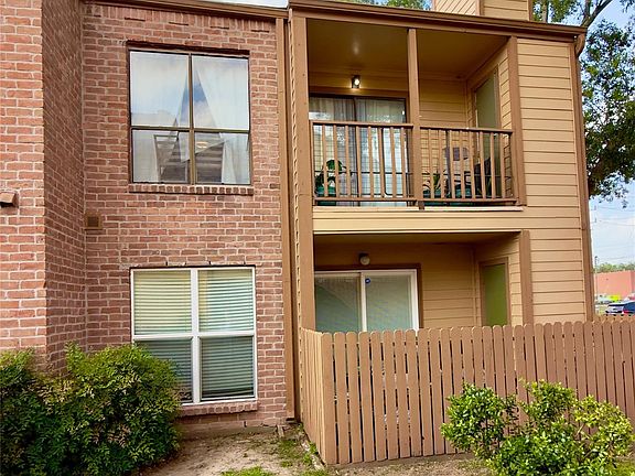 4th image of 16111 Aspenglenn Dr APT 208