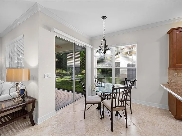 6542 Marbella Dr — Photo 16