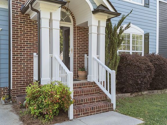 3rd image of 1009 Starkland Way