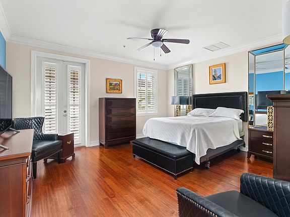 5th image of 2717 NE 9th Avenue #12