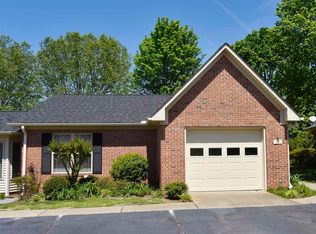 13 Hillington Pl, Greer, SC 29651