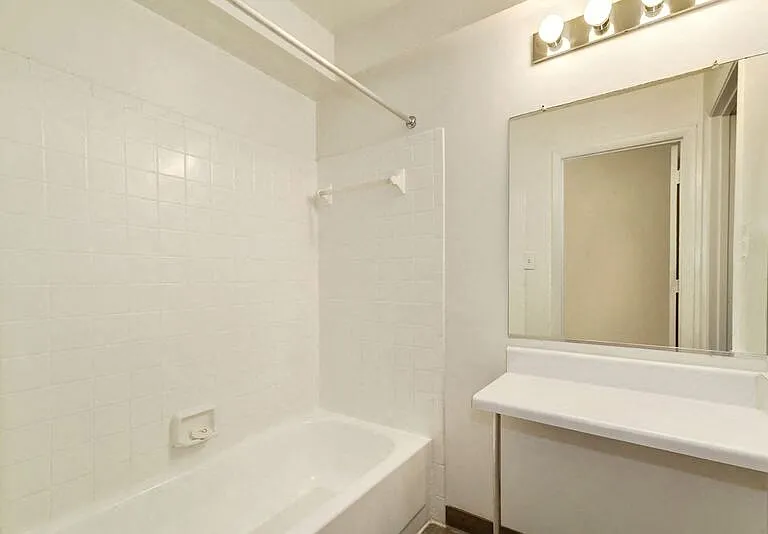 Crossland Apartments — Photo 23