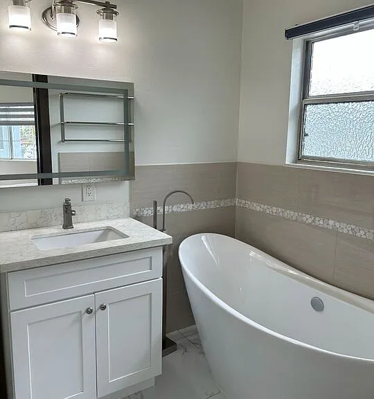 7916 Blackburn Ave #1 — Photo 13