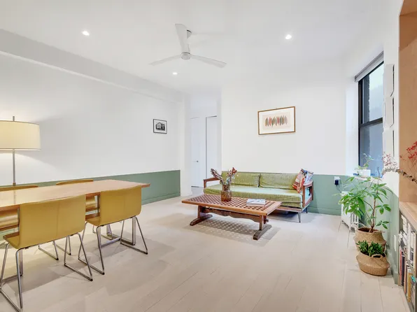 130 West 16th Street image 2 of 6