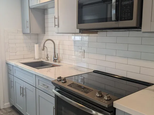 3225 Cabrillo Mesa Dr, San Diego, CA 92123