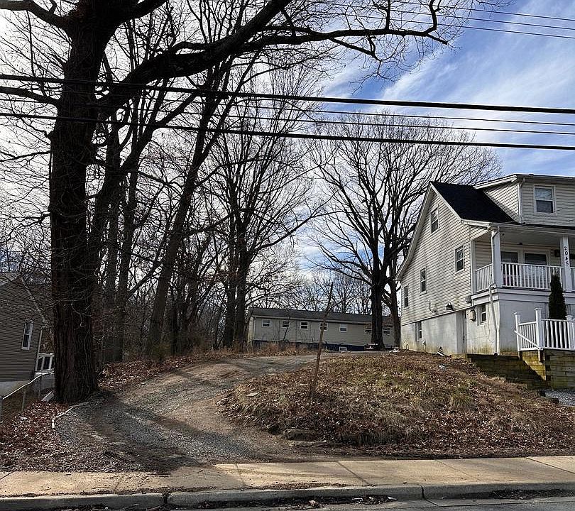 1st image of 2043 Forest Dr