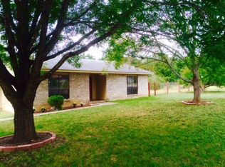 105 Ann Ln E, Kerrville, TX 78028