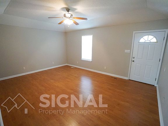 3rd image of 617 Ozark Ct