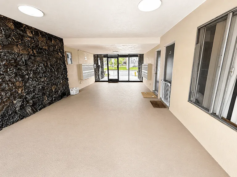 Portofino Apartments — Photo 23