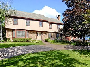 1016 Woodview Rd, Burr Ridge, IL 60527