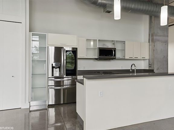 5th image of 434 NW 1 Avenue #302