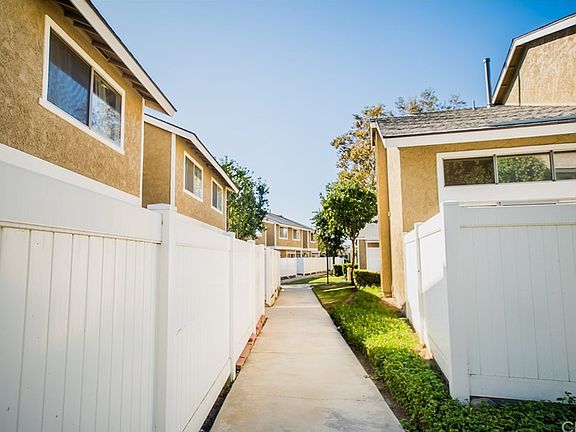 2nd image of 2321 S Magnolia Ave Unit 9E