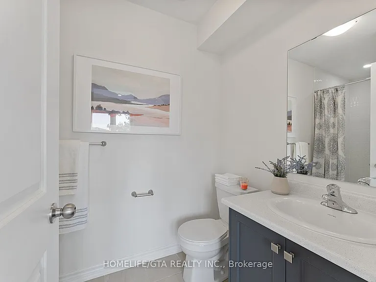 7 Holyrood Cres — Photo 9