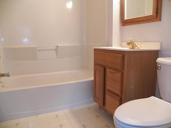 4th image of 3606 Division STREET