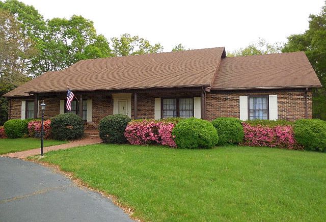 1st image of 925 Turner Ashby Rd