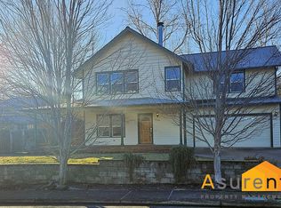 2530 Spring Hill Dr, Ashland, OR 97520