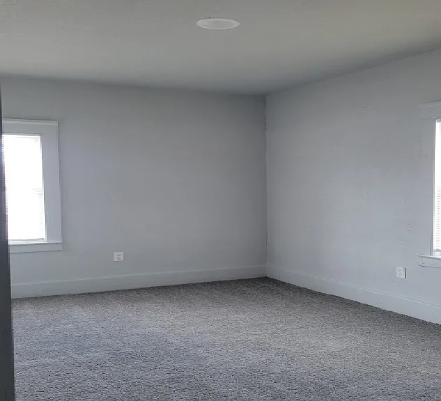 343 Elmhurst St — Photo 15