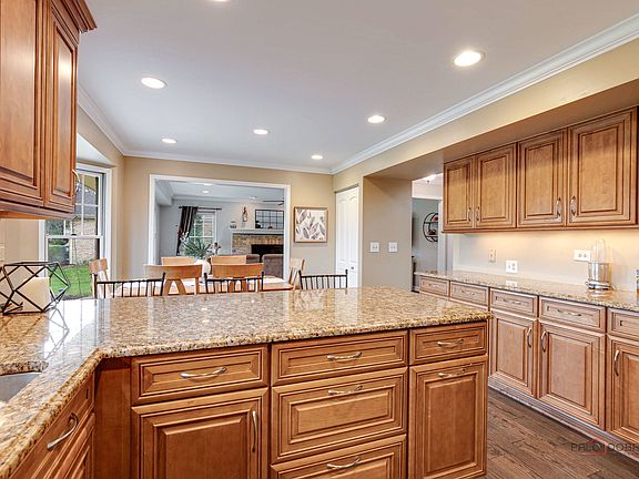 5th image of 205 Noble Cir