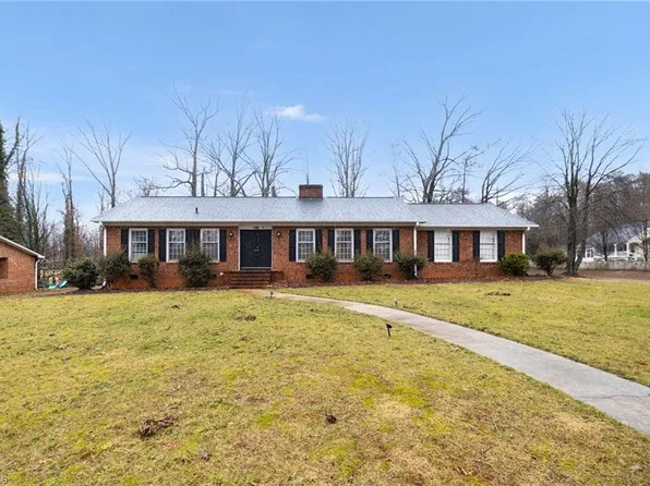98 Fairway Dr, Lexington, NC 27292